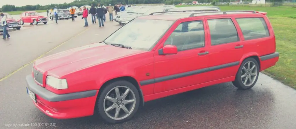 A red Volvo 850R