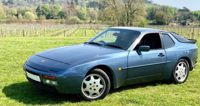 Porsche 944