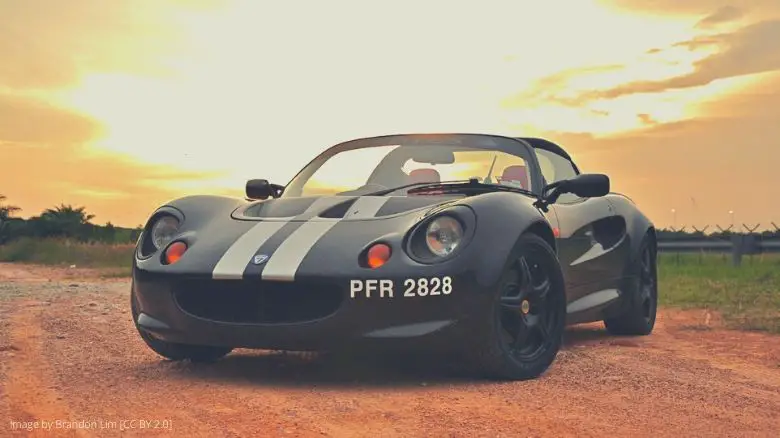 A Lotus Elise S1 with racing stripes