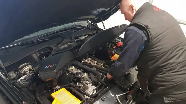 BMW M5 being fixed