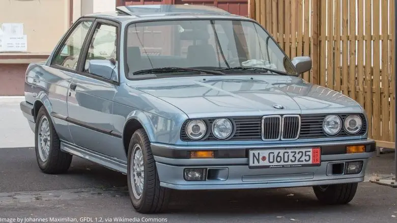 BMW E30 320