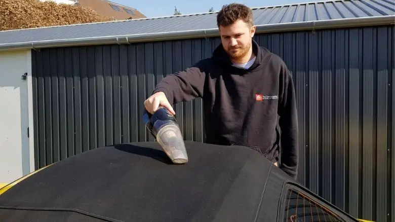 Vacuuming a convertible top