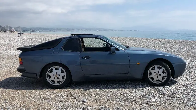 Porsche 944 S2