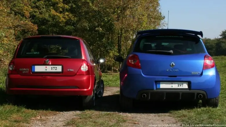 Renault Clio Sport 172 and 197 alongside each other