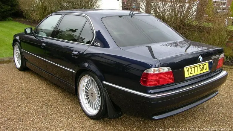 A blue BMW 7 Series