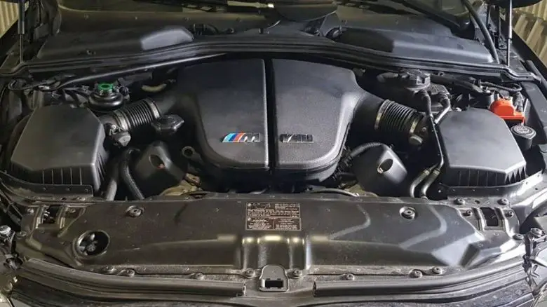 BMW M5 engine