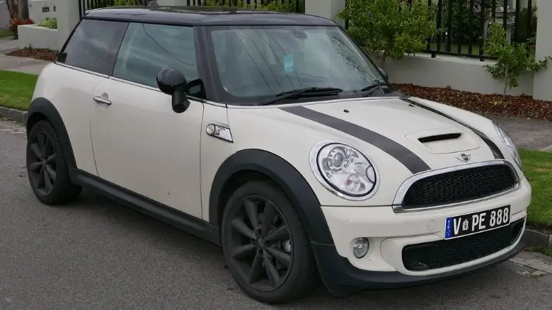 A white Mini Cooper S R56