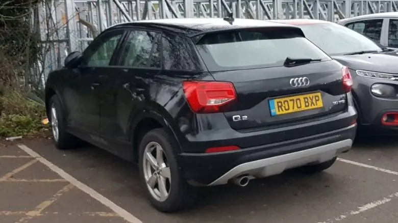 A black Audi Q2