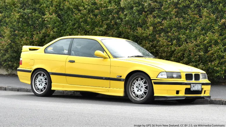 BMW E36 M3 in yellow