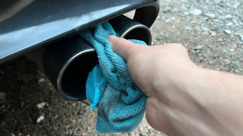 Cleaning exhaust tips