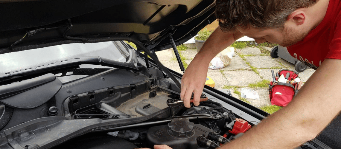 How to Learn to Work on Cars: 8 Simple Steps