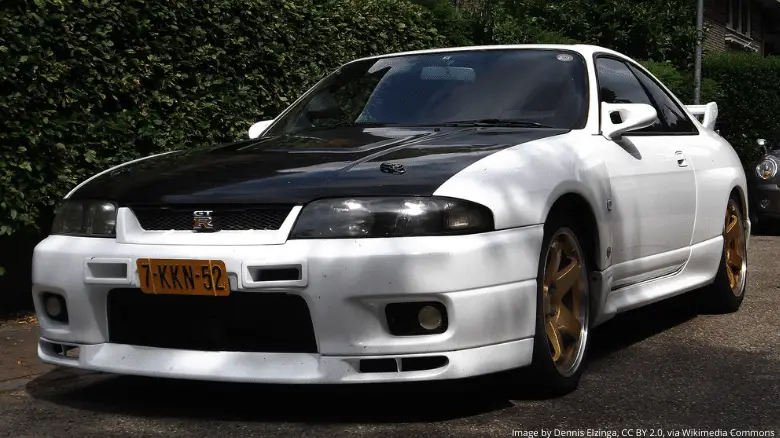 Nissan Skyline R33 GT-R