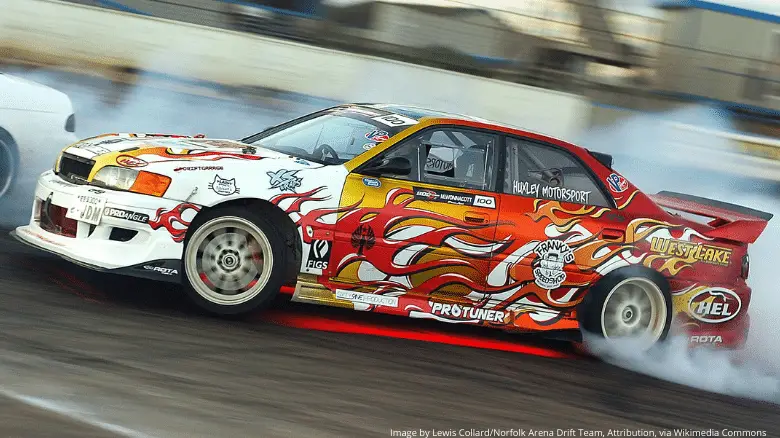 Toyota Chaser drifting