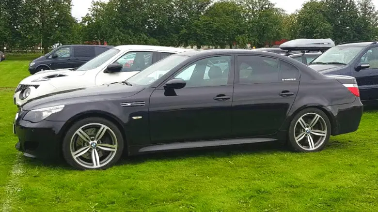 BMW E60 M5 V10