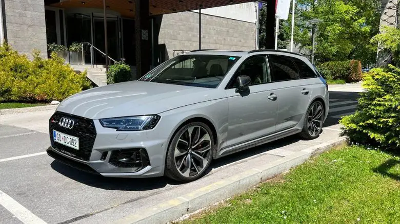 A grey Audi RS4 Avant