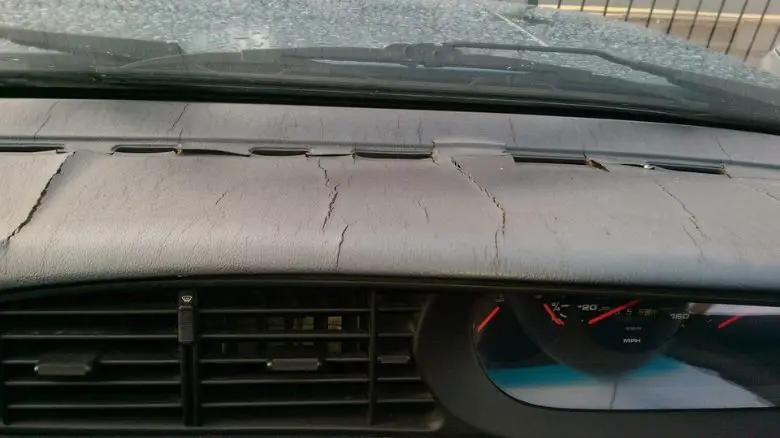 Porsche 944 cracked dash