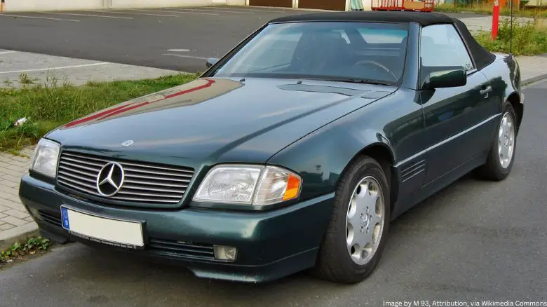 A green Mercedes SL R129