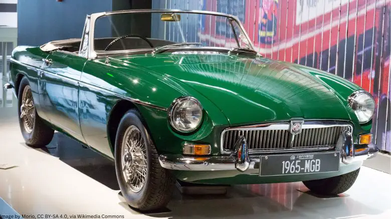 A green MG MGB