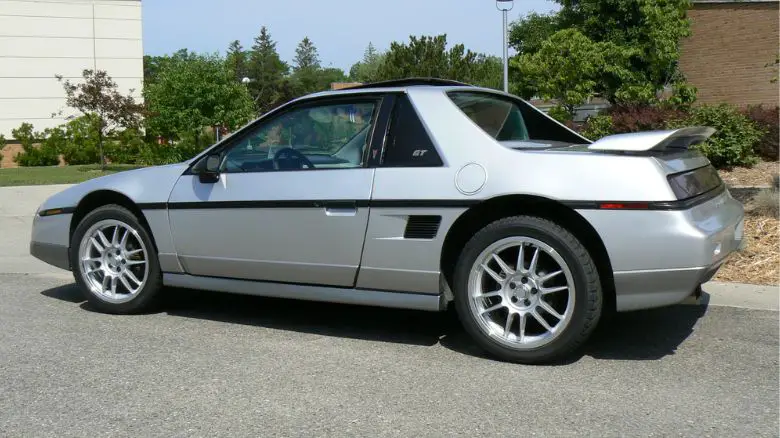 A silver Pontiac Fiero