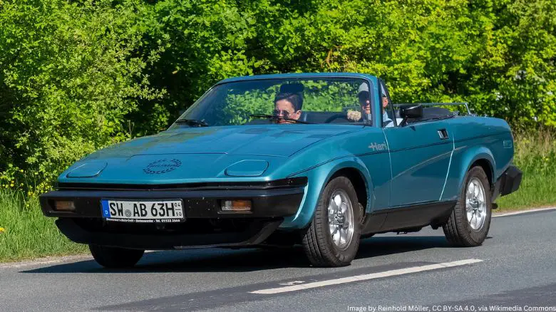 A blue Triumph TR7