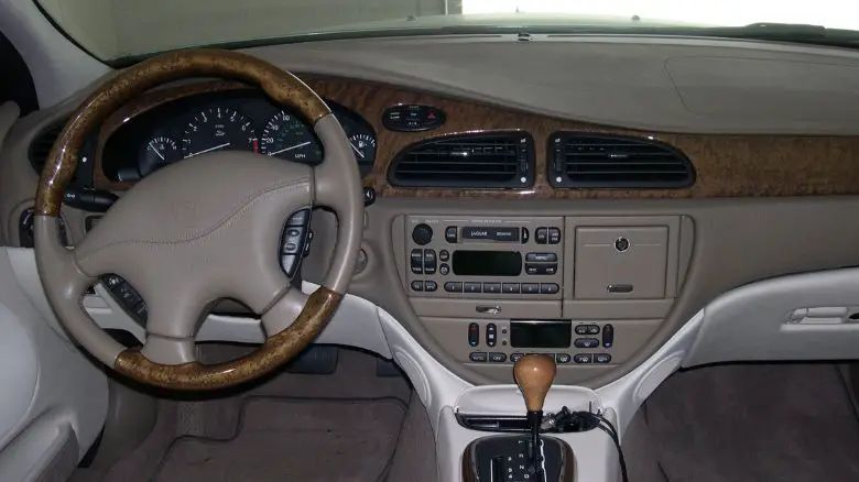 Jaguar S-Type dash